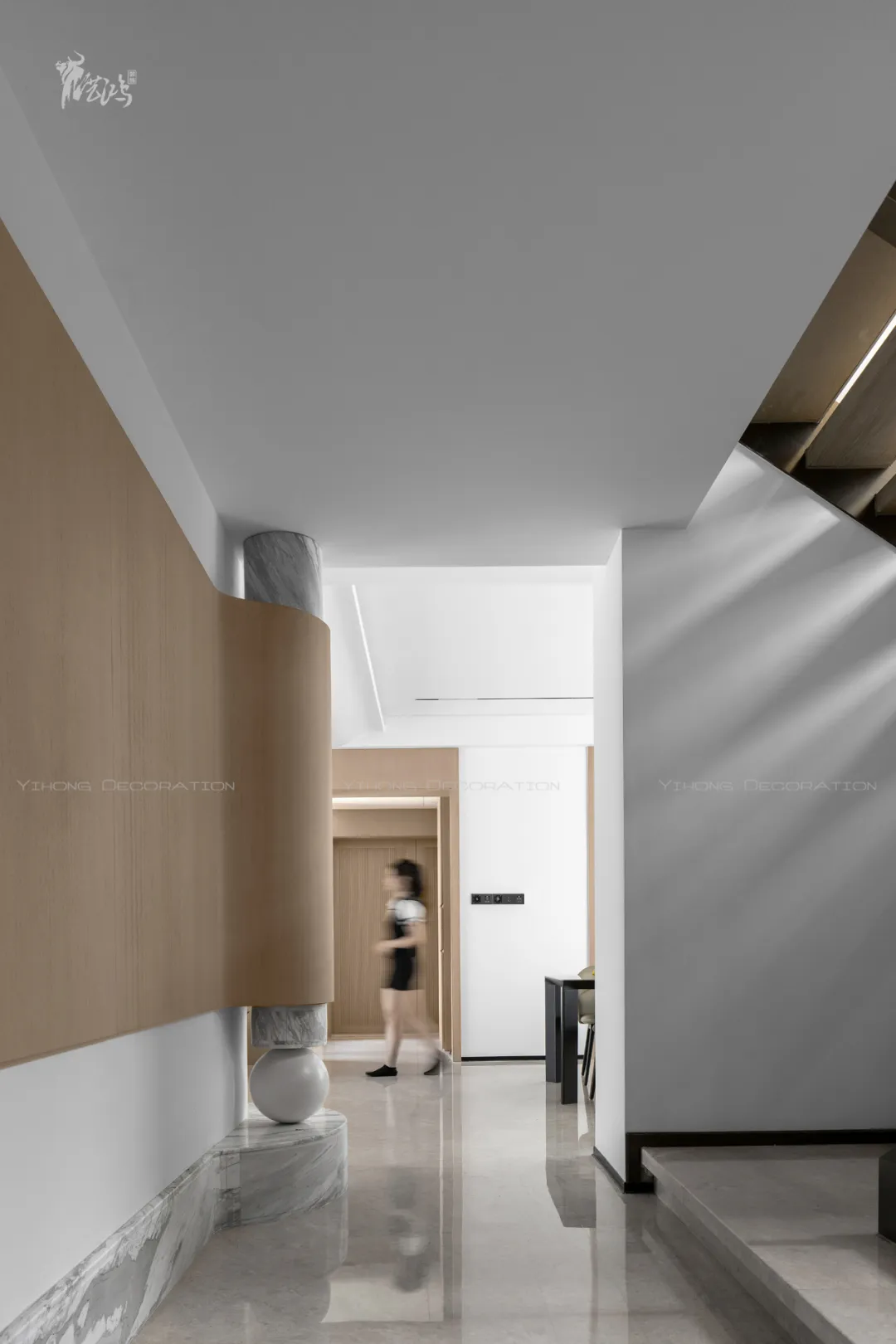 艺鸿实景 | 248㎡简约复式，森林之境！(图2)